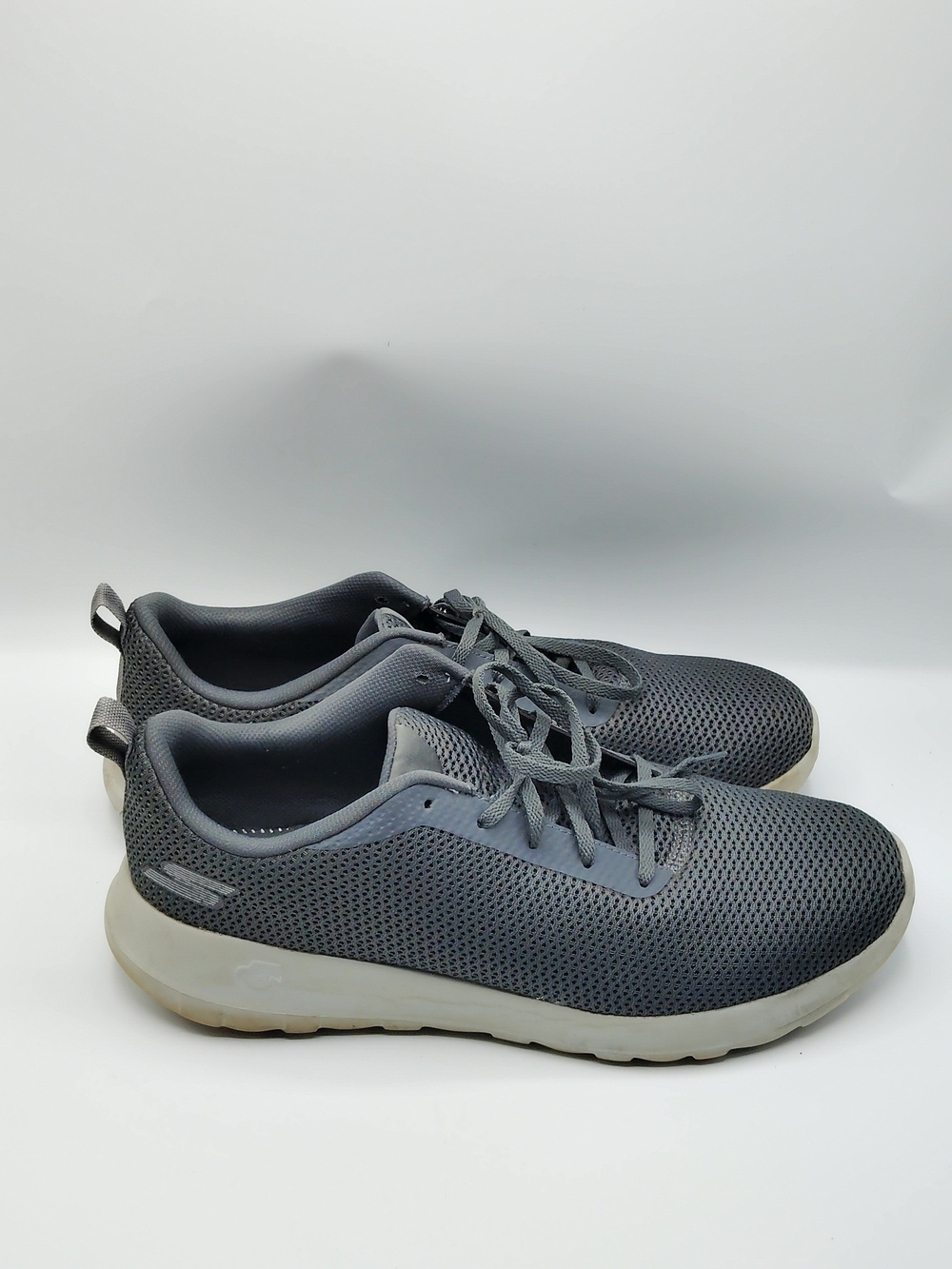 Men's Gray Athletic Mesh Sneakers